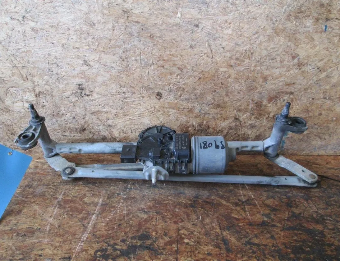 SEAT Ibiza 4 generation (2008-2017) Front vindusviskermotor 6R1955023A,6R1955023B,6R1955119 24849180