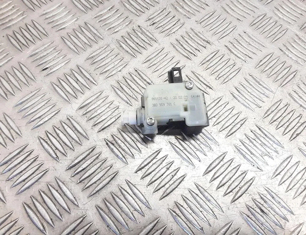 VOLKSWAGEN Polo 4 generation (2001-2009) Bakluke bakluke Soft Close-motor 3B0959781C 32869761