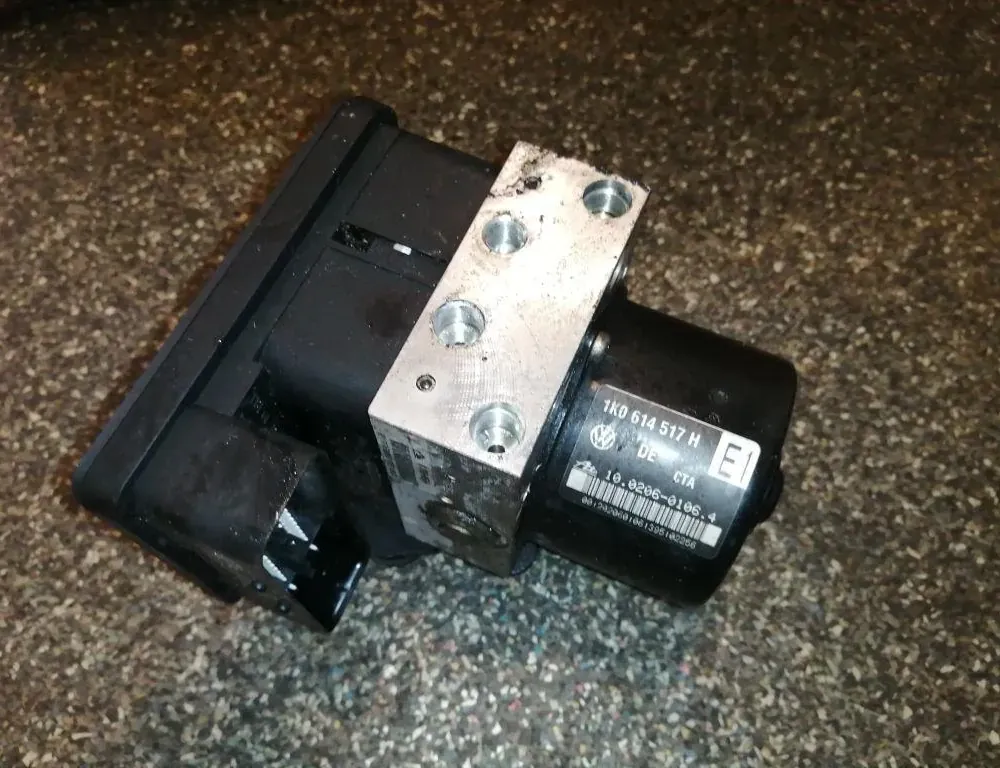 VOLKSWAGEN Golf Plus 1 generation (2004-2009) ABS pumpe 1K0614517H 33875170