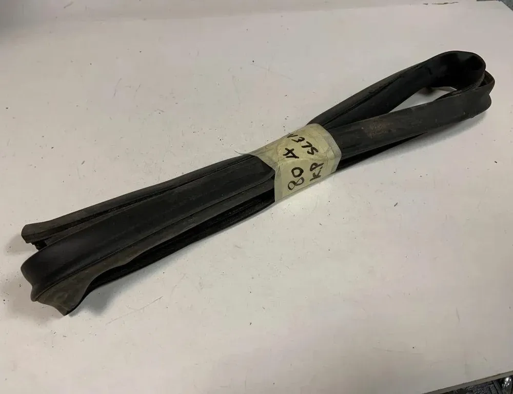 AUDI Q5 8R (2008-2017) Front venstre dørpakning gummi 80A833177 33778538