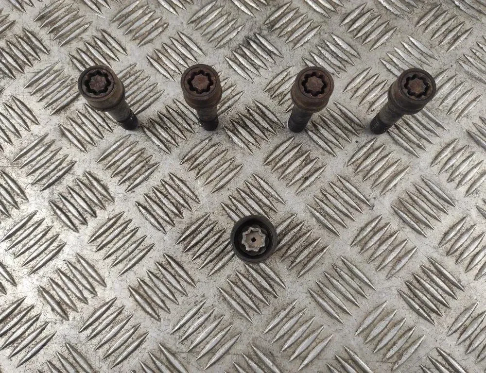 MERCEDES-BENZ S-Class W222/C217/A217 (2013-2020) Låsehjulboltsett B66470156 31572220