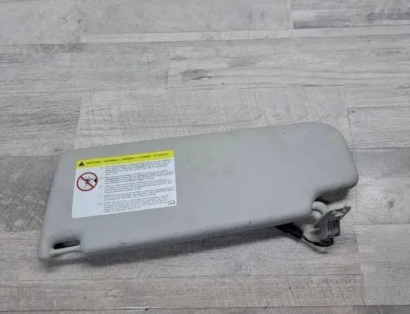 VOLKSWAGEN Passat B7 (2010-2015) Høyre solskjerm 34983701