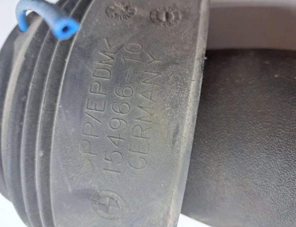 BMW 5 Series E60/E61 (2003-2010) Høyre luftfjæringspute bak 15496610 34973439