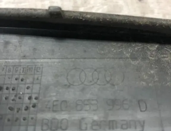 AUDI A8 D3/4E (2002-2010) Bakre høyre terskel Trim 4E0853996D 34973149
