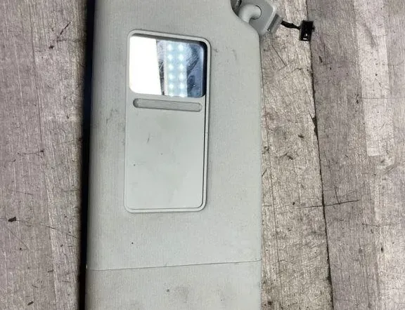 VOLKSWAGEN Passat B7 (2010-2015) Høyre solskjerm 1K0857551 34980152