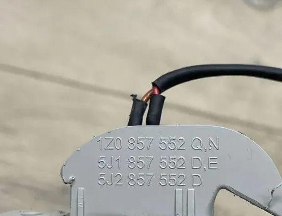 SKODA Superb 2 generation (2008-2015) Høyre solskjerm 5J1857552D 34981399