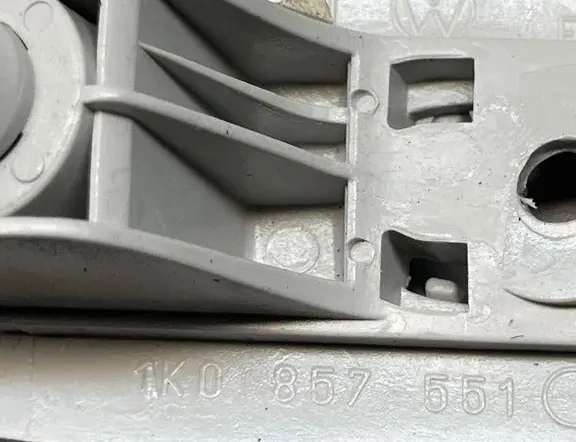 VOLKSWAGEN Passat B7 (2010-2015) Høyre solskjerm 1K0857551 34980152