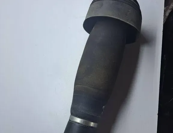 BMW 5 Series E60/E61 (2003-2010) Høyre luftfjæringspute bak 15496610 34973439