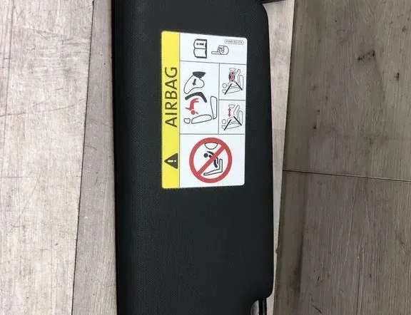 AUDI Q5 8R (2008-2017) Høyre solskjerm 8K0857552 34982824