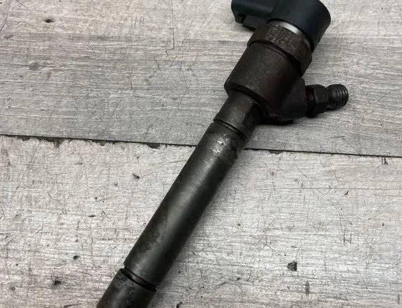 VOLVO XC90 1 generation (2002-2014) Drivstoffinjektor 30750283 34975563