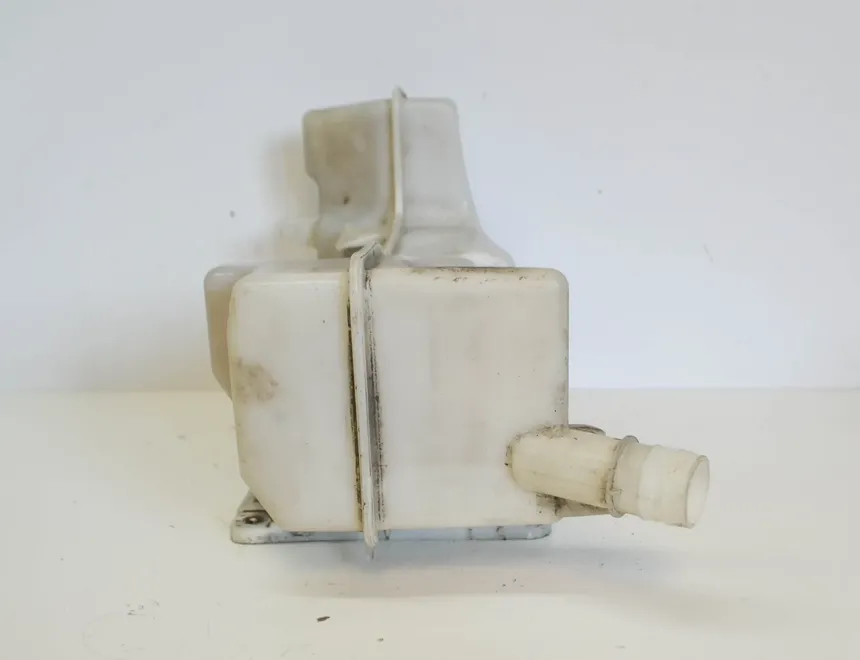 VOLKSWAGEN Jetta 6 generation (2010-2018) Vindusspylertank 5C6955453Q 11085526