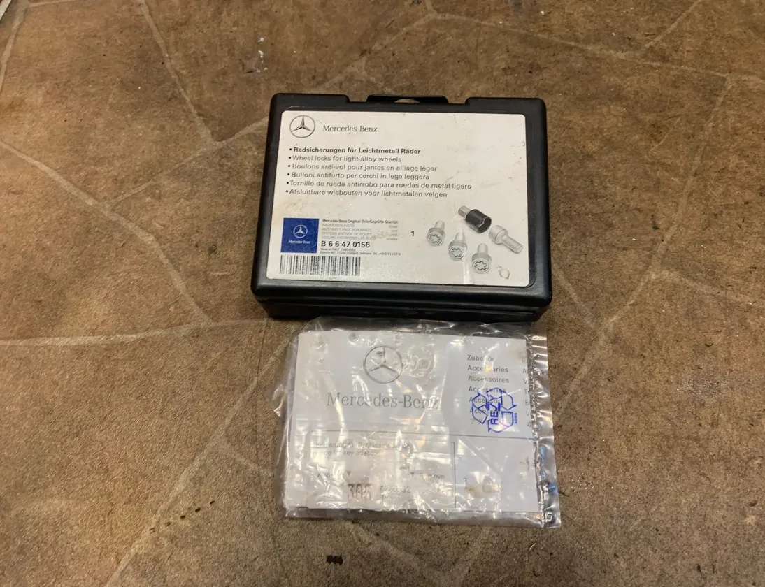 MERCEDES-BENZ GL-Class X166 (2012-2015) Låsehjulboltsett B66470156 34967728