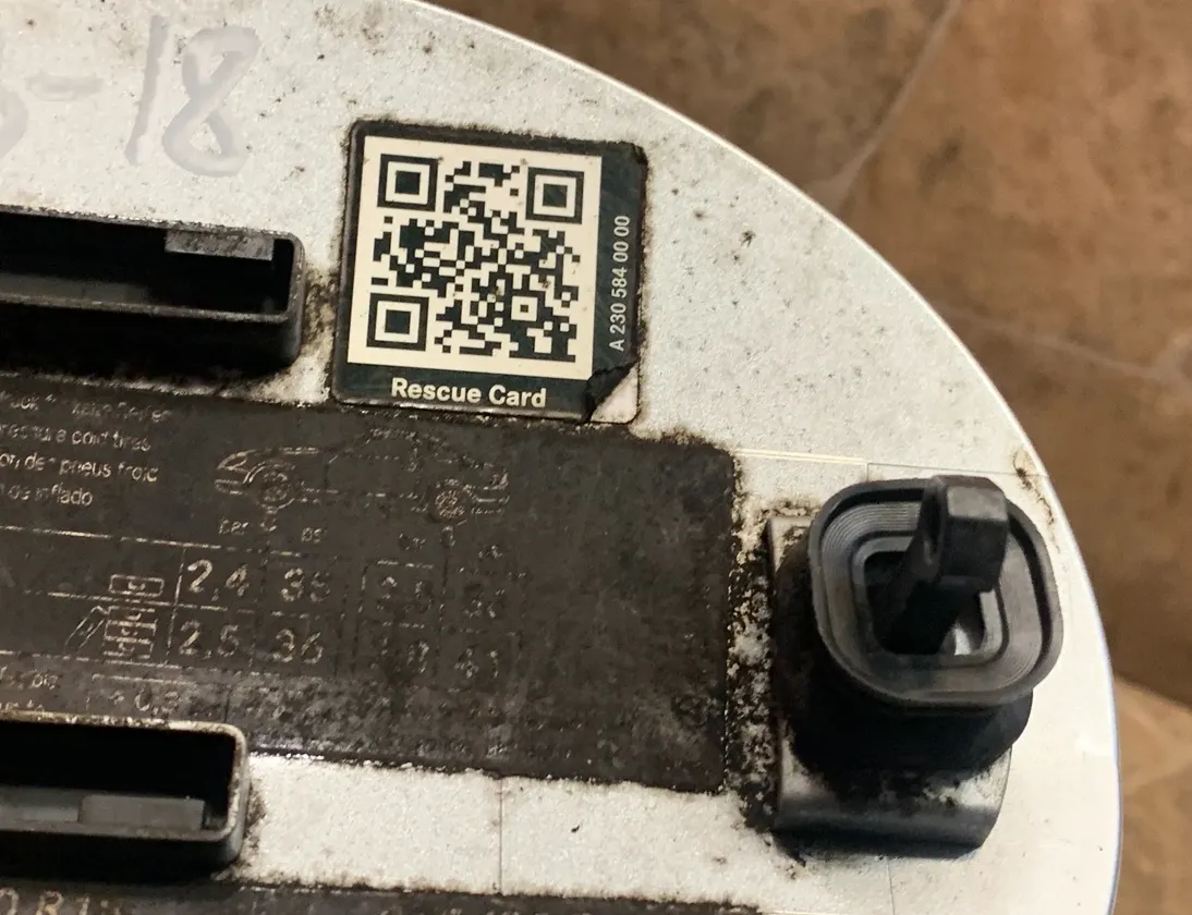 MERCEDES-BENZ SL-Class R230 (2001-2011) Drivstofftankklaff A2307570509 34967685