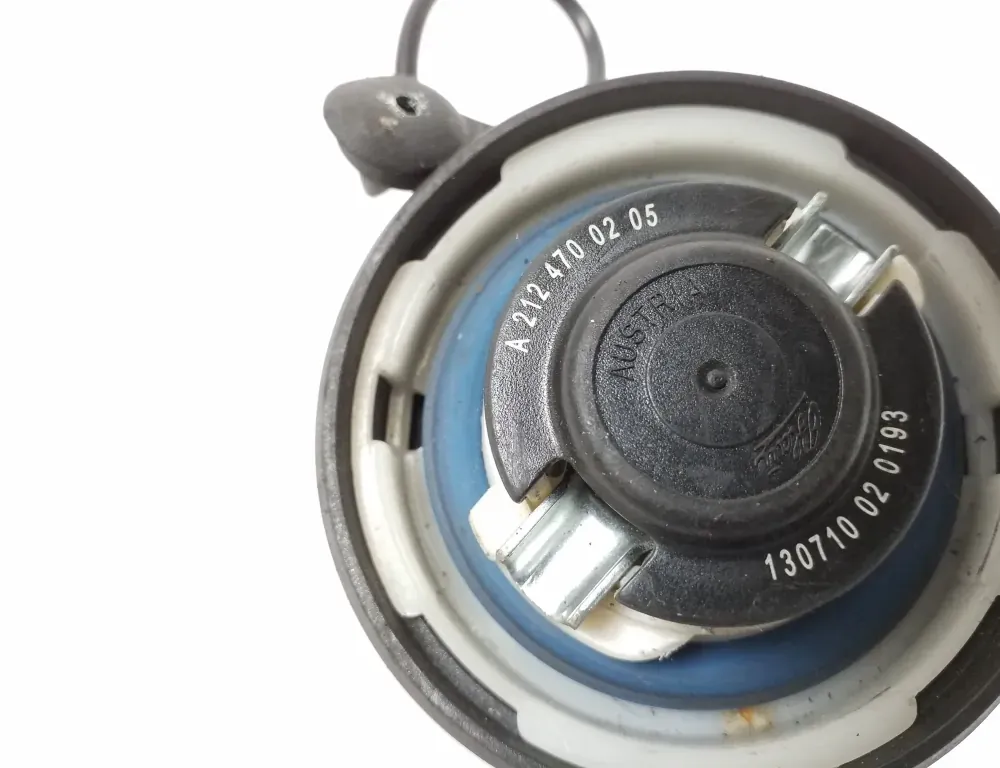 MERCEDES-BENZ GLK-Class X204 (2008-2015) Drivstofftanklokk A2124700205 34988148