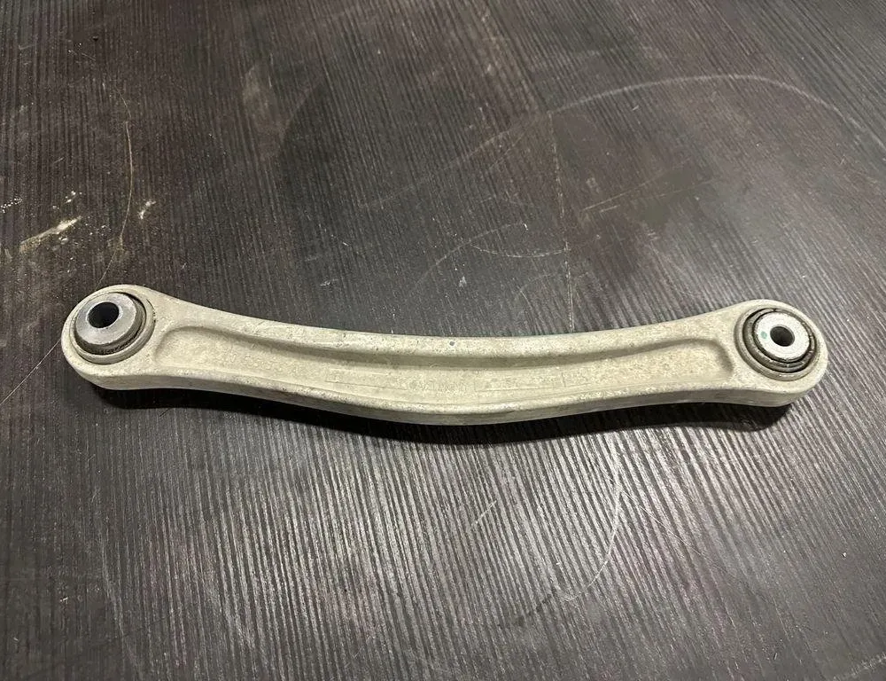 VOLKSWAGEN Touareg 2 generation (2010-2018) Høyre bakarm 7L0505376A 31418123