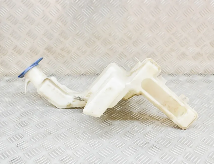 VOLKSWAGEN Passat B6 (2005-2010) Vindusspylertank 3C0955453J,3C0955453Q,3C0955453P 17770571