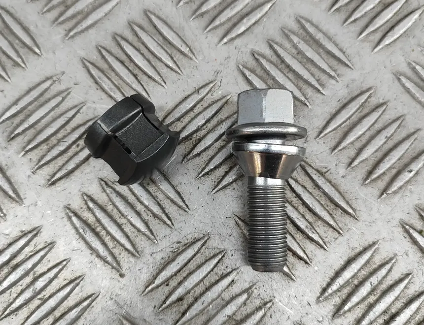 VOLVO XC90 2 generation (2014-2024) Hjulskruesett 31445039 31210693