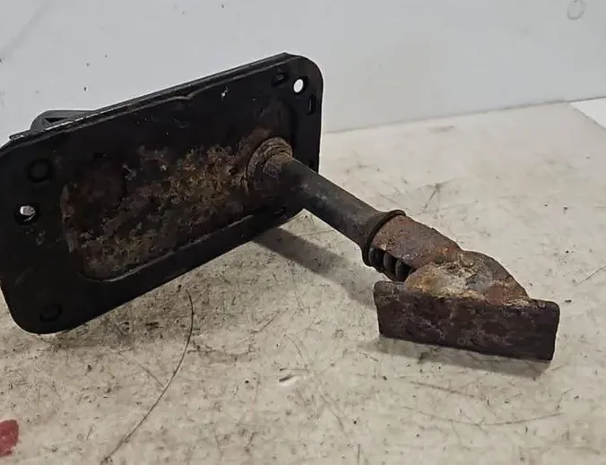 VOLVO XC90 1 generation (2002-2014) Reservehjulfeste 242049802,8624896 34683151