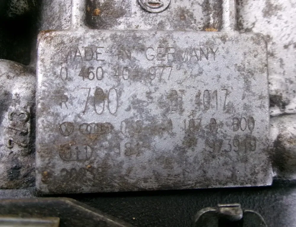 SEAT Leon 1 generation (1999-2005) Drivstoffskinnepumpe 038130107D 34984256