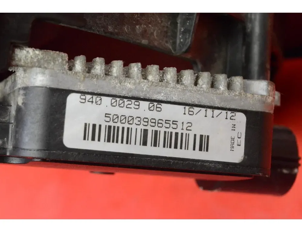 FORD Focus 2 generation (2004-2011) Diffuservifte 8V61-8C607-EB 34984736