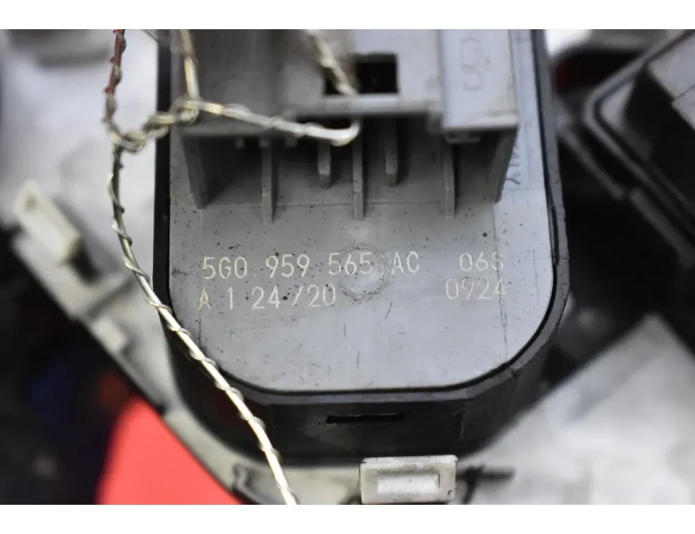 VOLKSWAGEN Golf 8 generation (2019-2023) Bryter for speiljustering 5G0959565AC 34984636