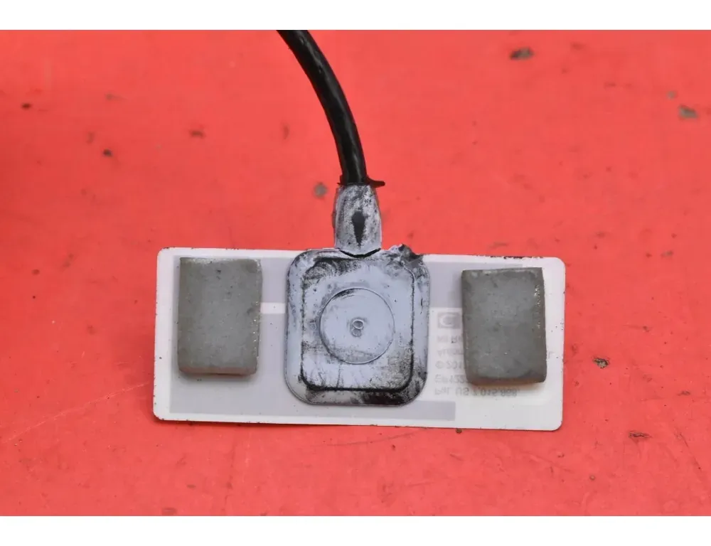 TESLA Model S 1 generation (2012-2024) Antenne 1052393-00-B 34984523