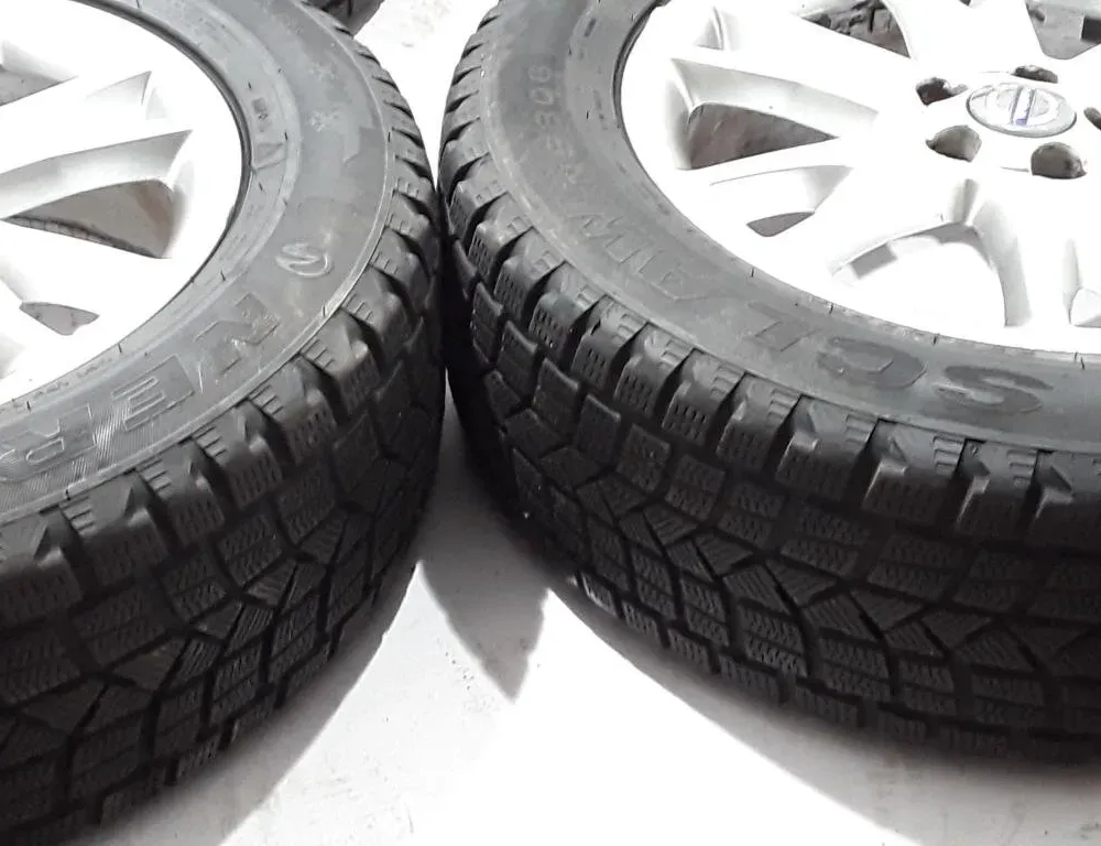 VOLVO XC90 1 generation (2002-2014) Hjulsett 28293832