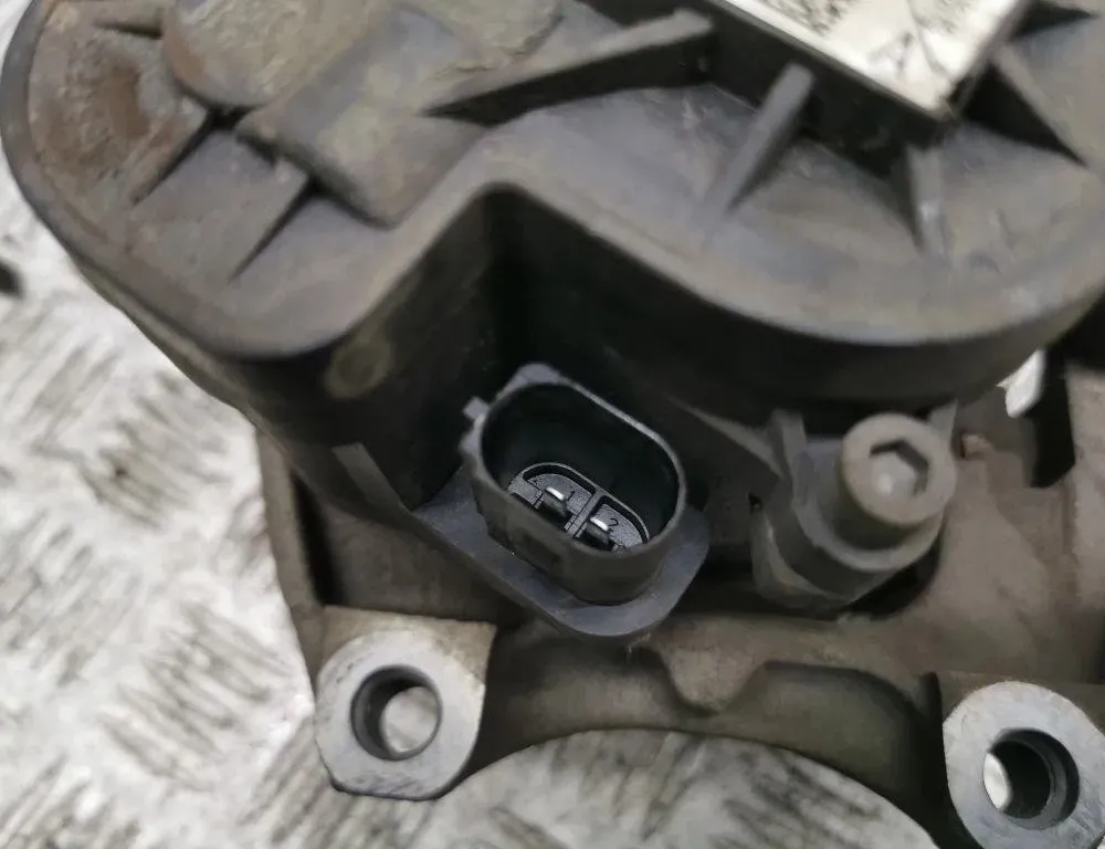 SKODA Octavia 4 generation (A8) (2019-2023) Bremsecaliper venstre bak 5R3615405A 31022902