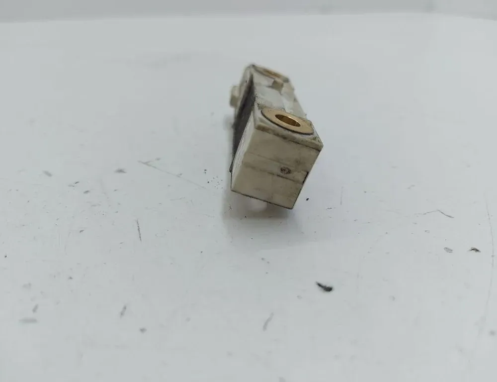 VOLVO XC90 1 generation (2002-2014) Høyre støtsensor bak 8651755 34942431