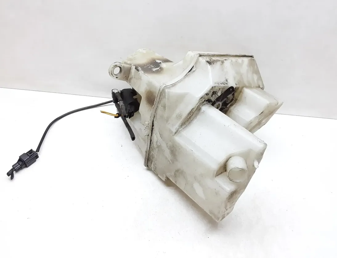 VOLVO XC90 1 generation (2002-2014) Vindusspylertank 8648191,8659490 23603184