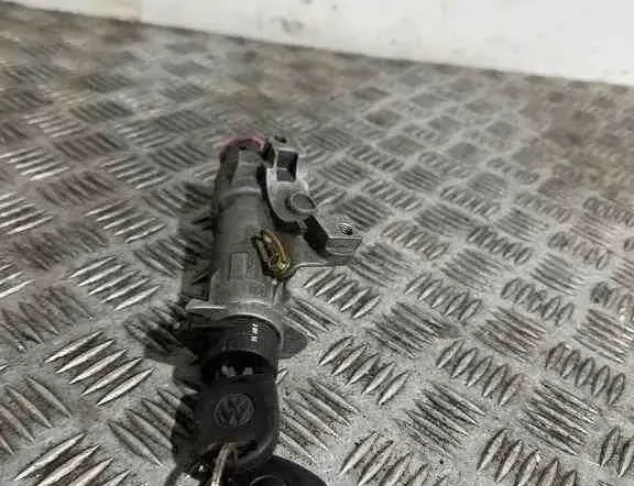 VOLKSWAGEN Golf 3 generation (1991-1998) Tenningslås 1J0419959A,4B0905851C,4B0905851F,4B0905851B 32461789