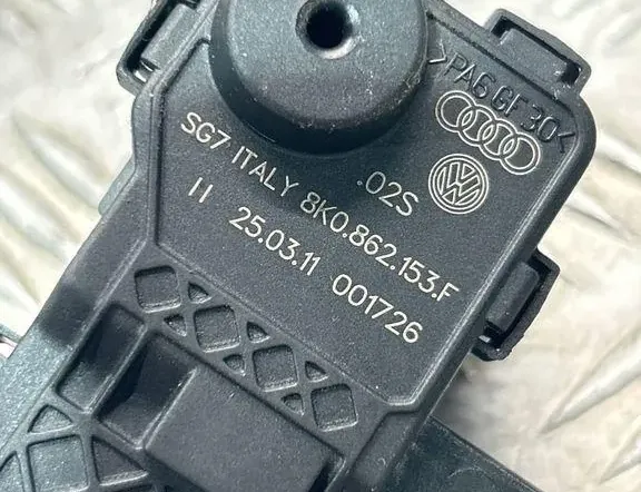 AUDI Q5 8R (2008-2017) Drivstofftankdeksellås 8K0862153F 34985071