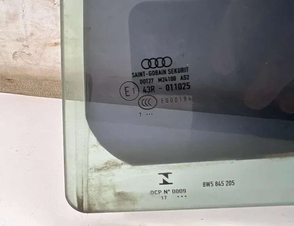 AUDI A4 B9/8W (2015-2024) Bakre venstre dørglass 34985126
