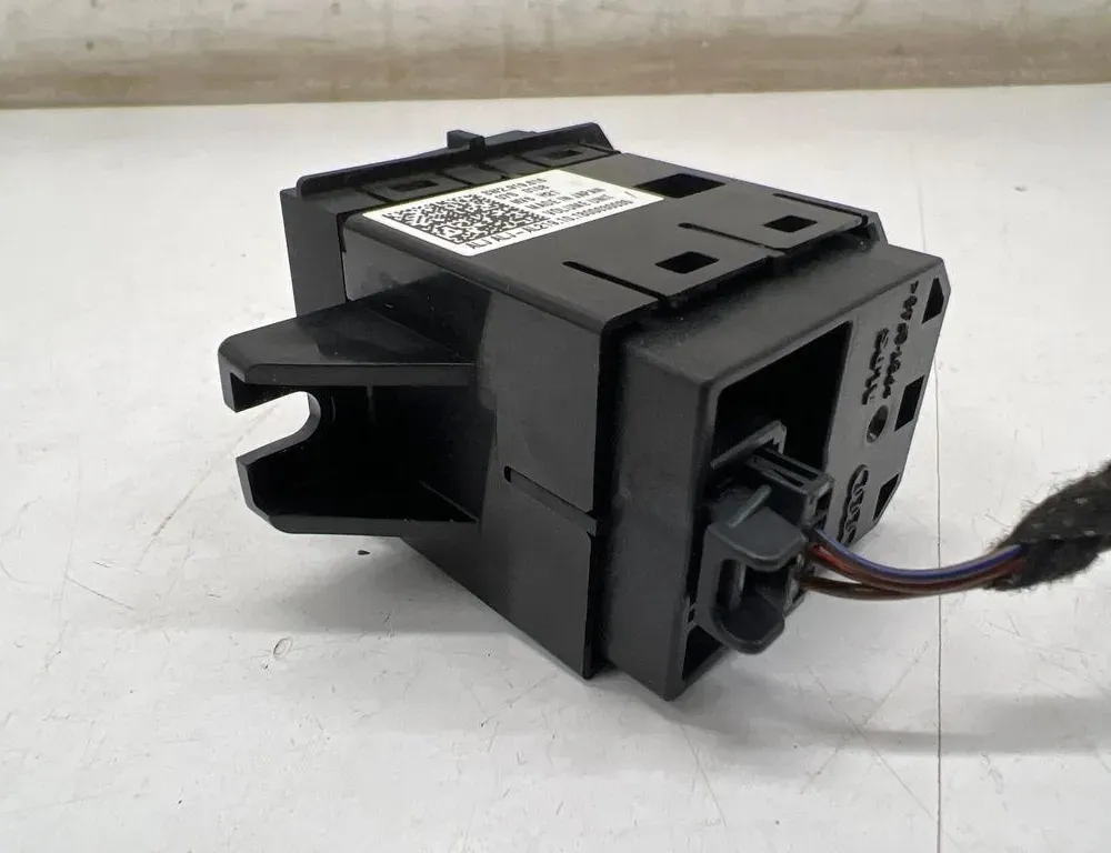 AUDI A4 B9/8W (2015-2024) Musikkspiller-knapper 8W2919616 34985815