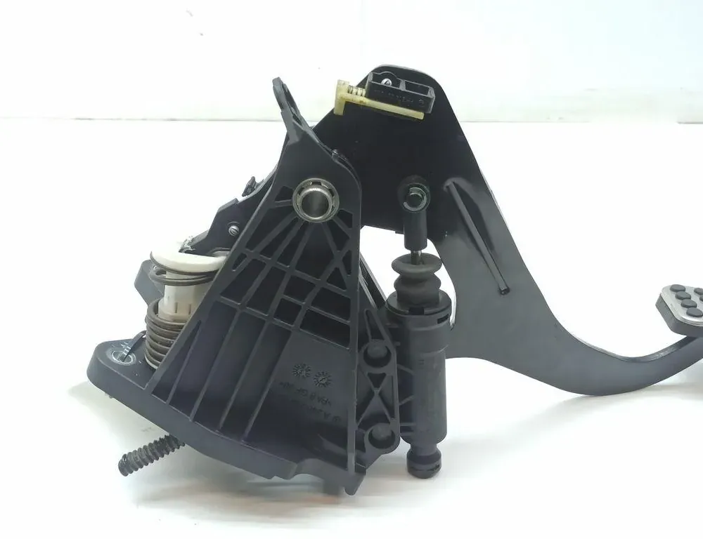 MERCEDES-BENZ B-Class W246 (2011-2020) Clutchpedal A2462900619,A2462910022,A2462900312,PP204291024 34639676