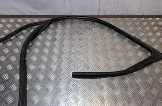 AUDI Q5 8R (2008-2017) Front venstre dørpakning gummi 8R0837440G 33407644