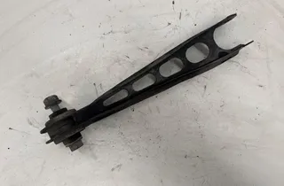 CHEVROLET Camaro 6 generation (2015-2024) Høyre bakarm 23343126 34911423