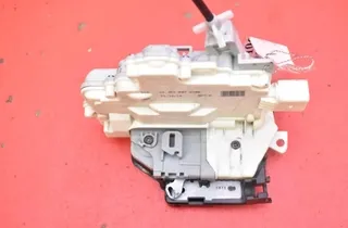 VOLKSWAGEN Passat B7 (2010-2015) Dørlås foran høyre 3C1837016B 34984956