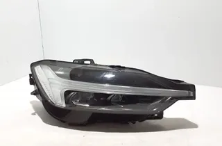 VOLVO XC60 2 generation (2017-2024) Front Høyre Frontlykt 32133545 34985137