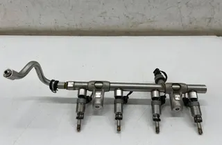 AUDI A4 B9/8W (2015-2024) Drivstoffinjektor 06L133317N 34989007