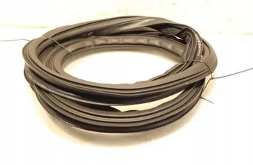 AUDI Q5 8R (2008-2017) Front venstre dørpakning gummi 32946742